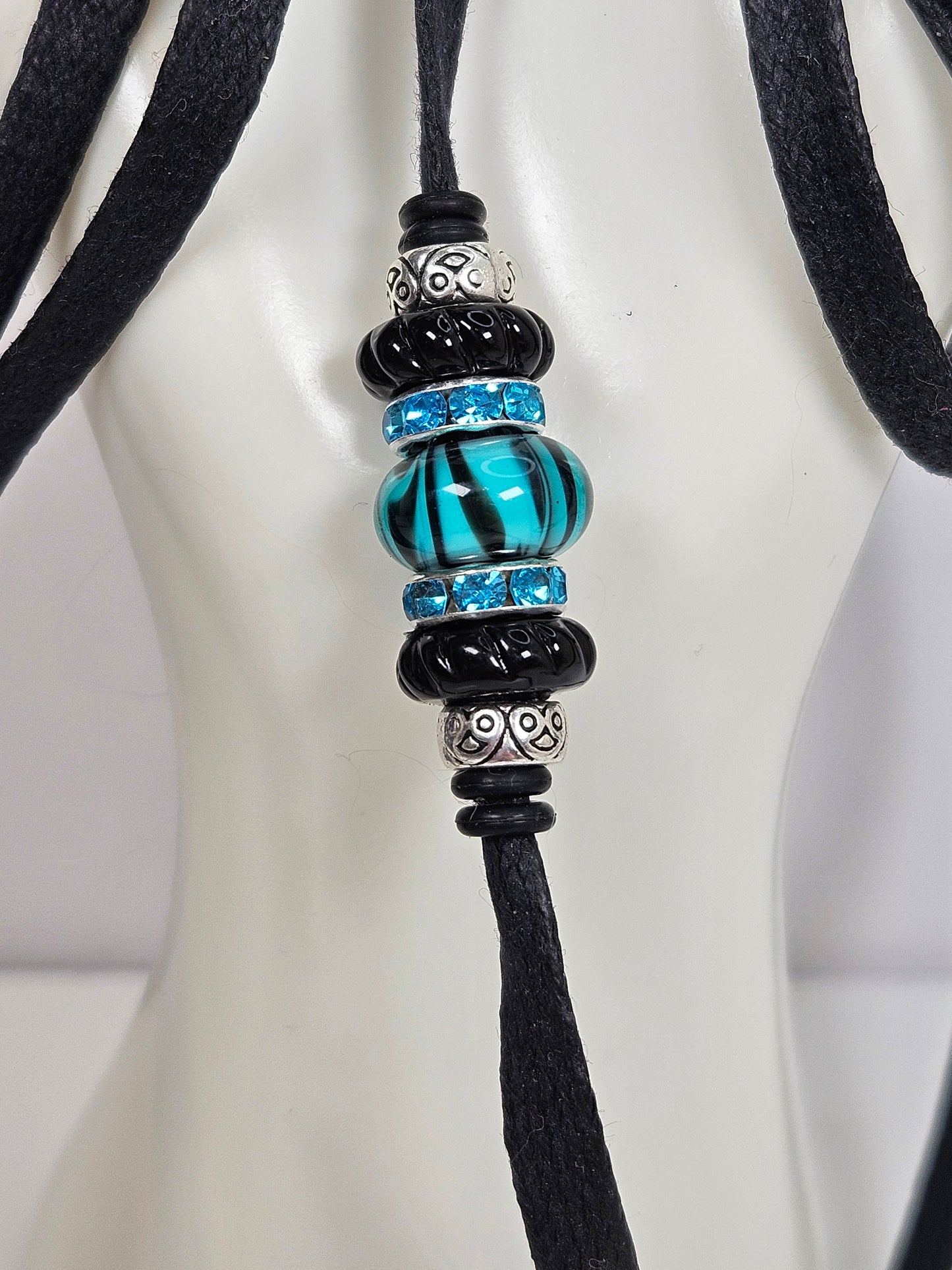 48" Cordo-Hyde Show Lead with Beads & Kindness Pad - Black