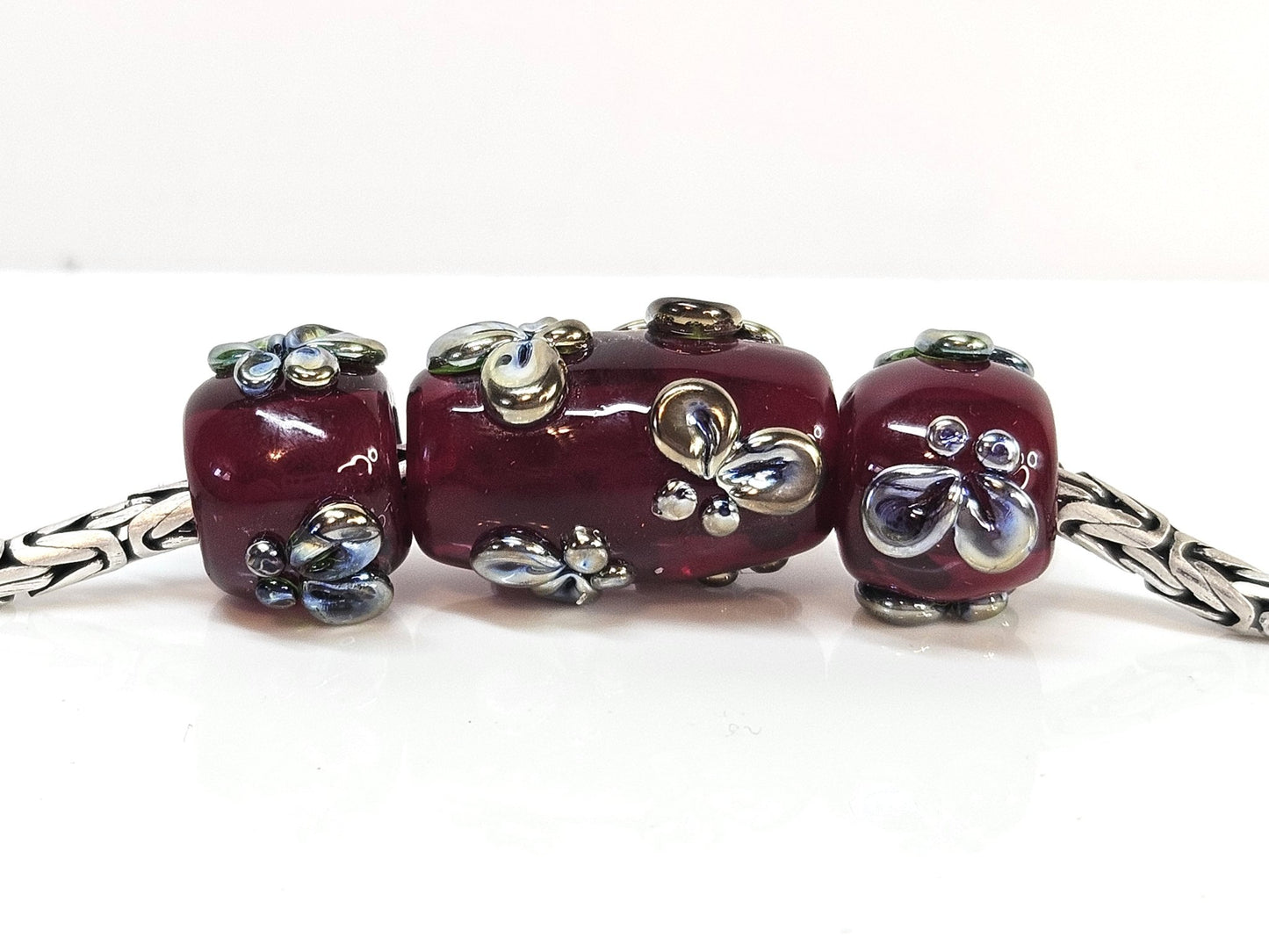 Burgundy Butterflies - Champion Show Leads