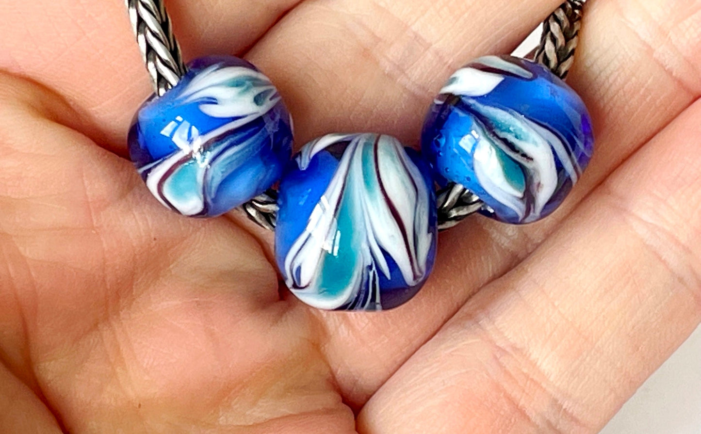 Cirrus Clouds - Champion Show Leads