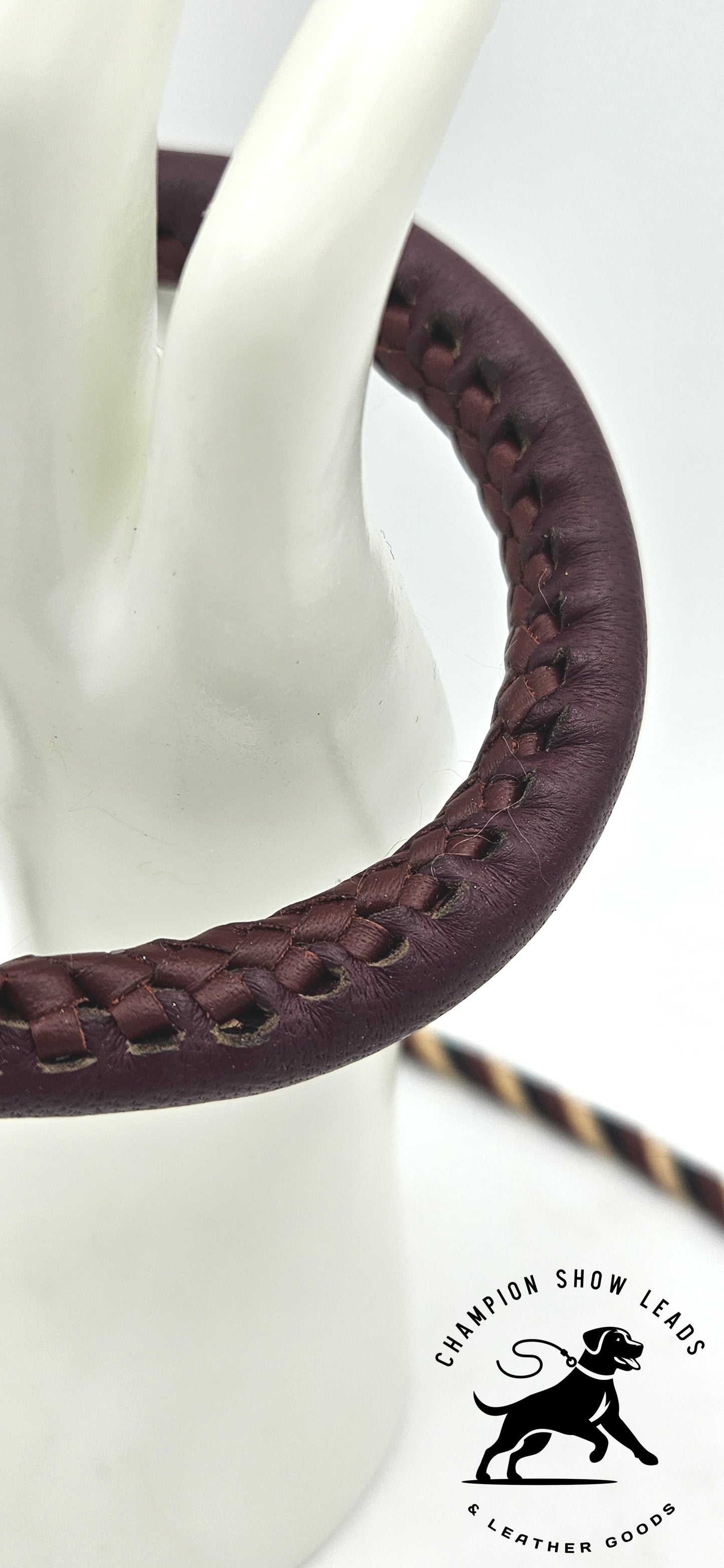 40" 6-Strand Kangaroo Show Lead with Padded Handle